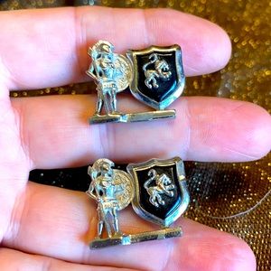 VTG SWANK silver tone soldier & shield cuff links